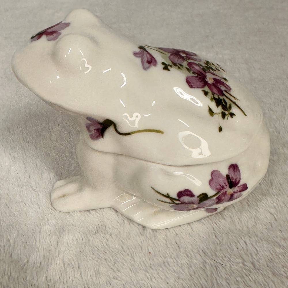 Hammersley Victorian Floral Violets Frog Shape Trinket Bone China Box England